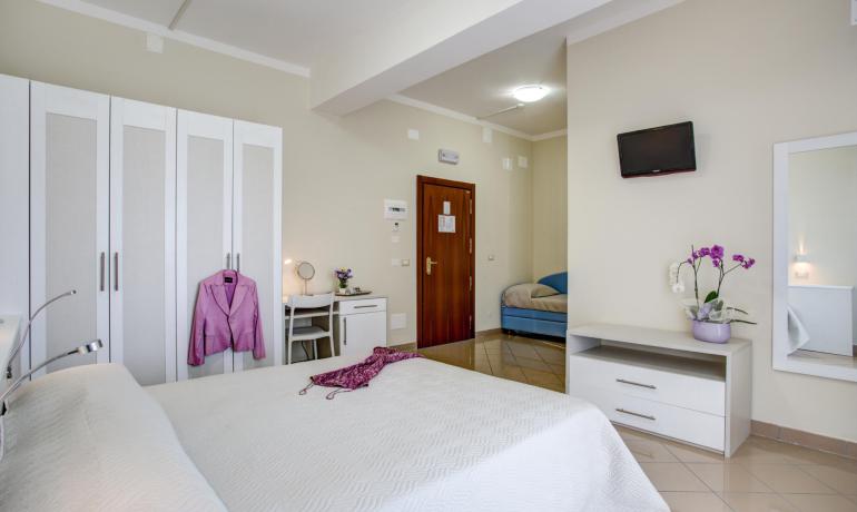 lungomarehotel it offerta-settimane-speciali-scontate-in-hotel-sul-mare-a-cervia 010