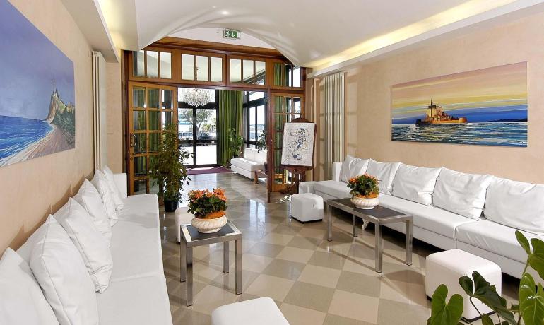 lungomarehotel it offerta-sagra-della-seppia-pinarella-cervia 013